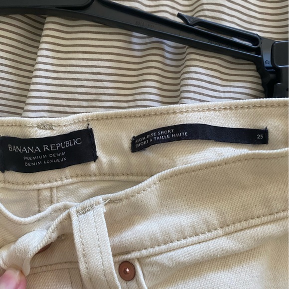 Banana Republic Bermuda Denim Short - Picture 3 of 3